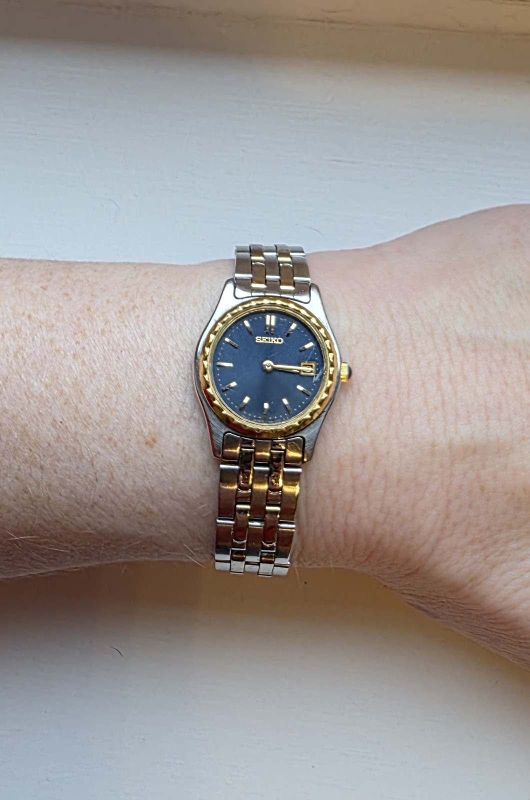 Seiko Ladies Watch. Badly Scratched As Shown. Ideal For A “Heavy Work” Watch