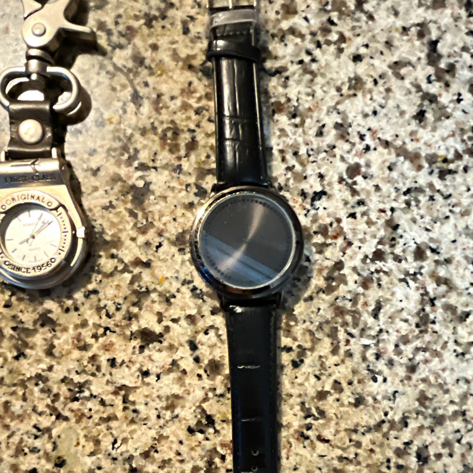 Black Dial Analog Round Wristwatch, Black Leather Strap, Silver Metal Case