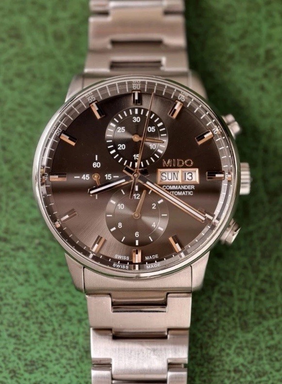 MIDO Commander II Chronograph Day/Date Gray Sunburst Dial M016.414.11.061.00