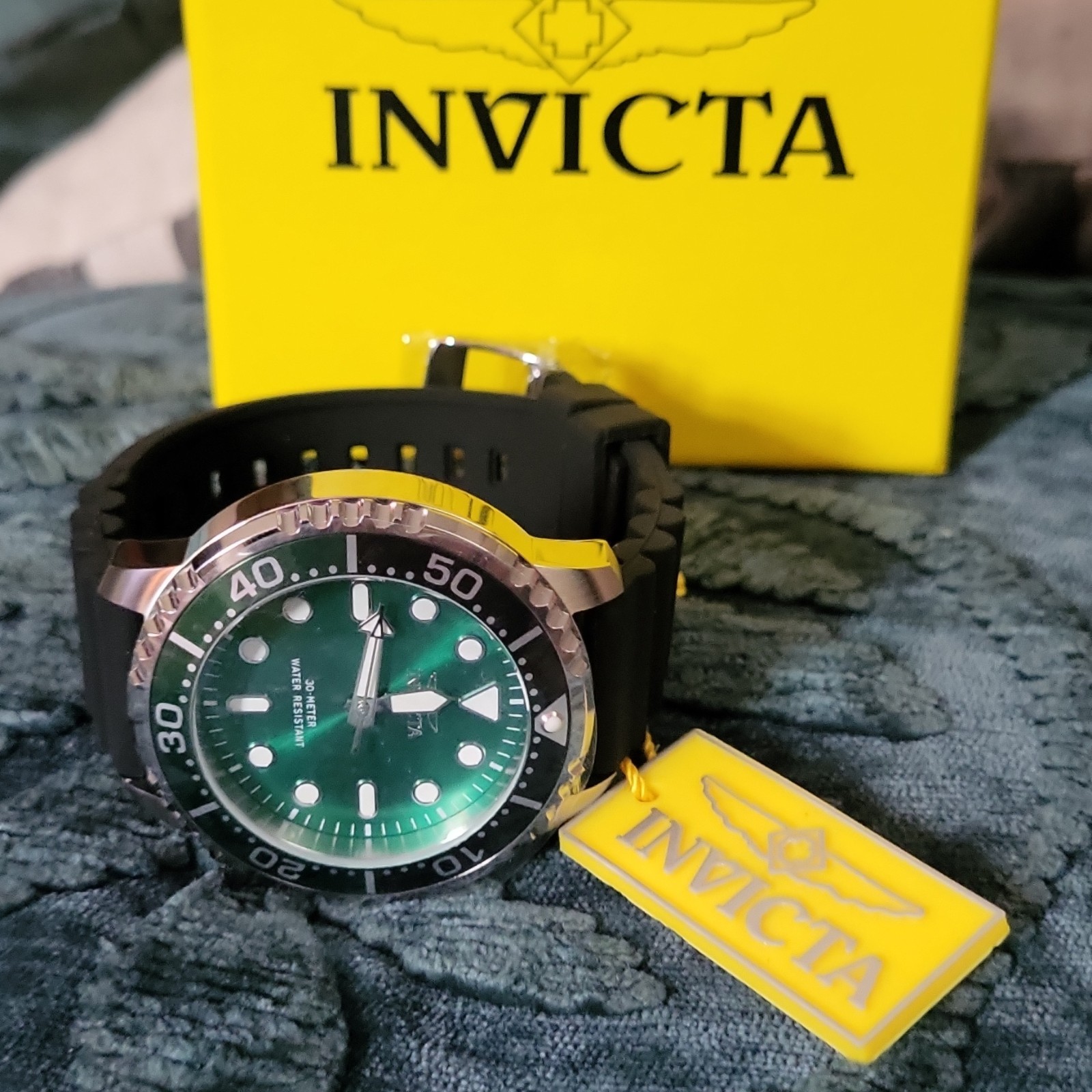 Invicta Men’s Diver Wristwatch Green Dial Black Rubber Strap Water-Resistant