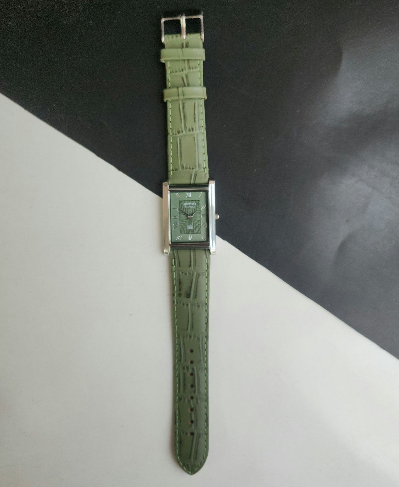 Vintage Seiko Slim Tank Quartz Men Green Dial Dress Watch-Free Shipping