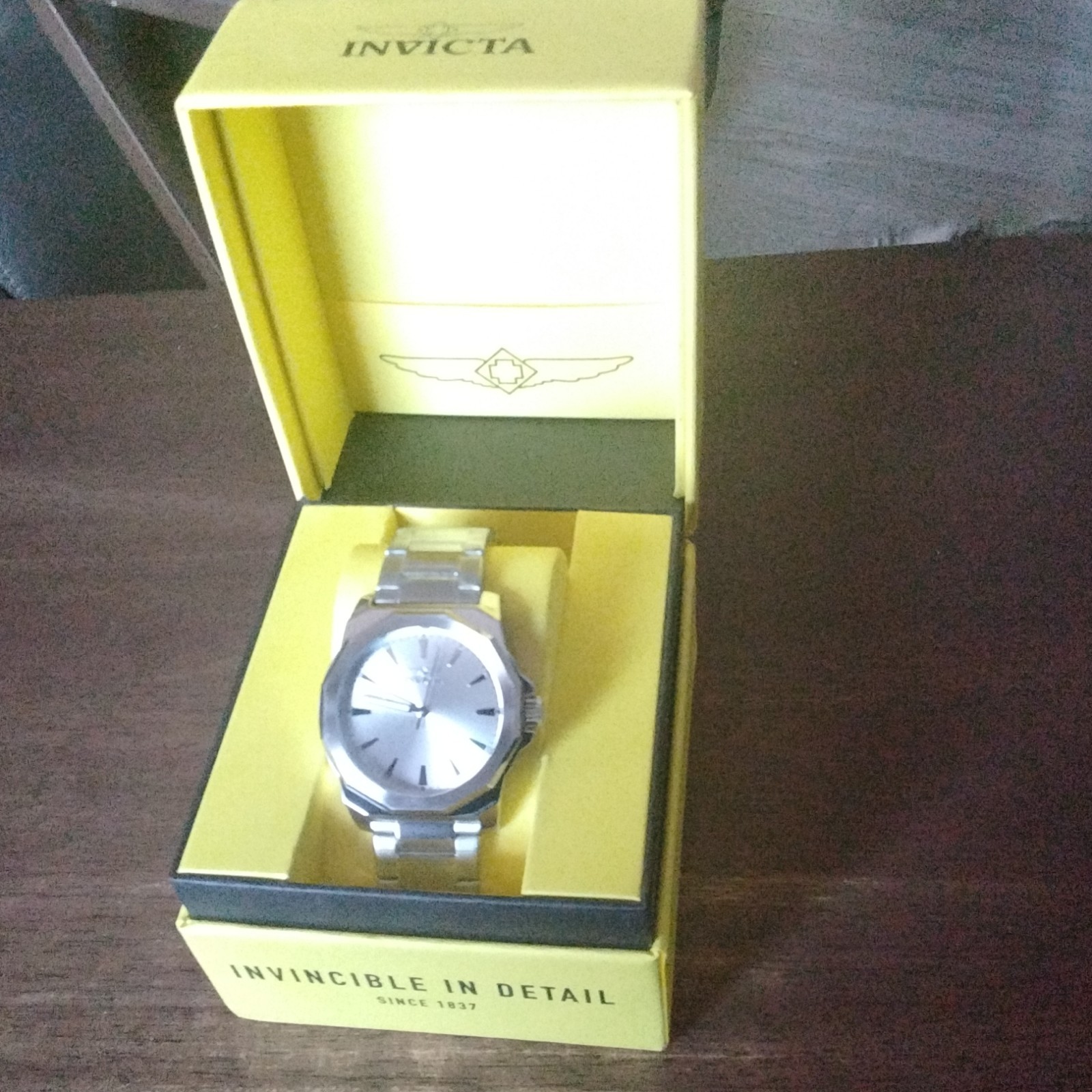 Invicta Men’s Analog Watch Silver Sunburst Dial Stick Index Metal Bracelet Box