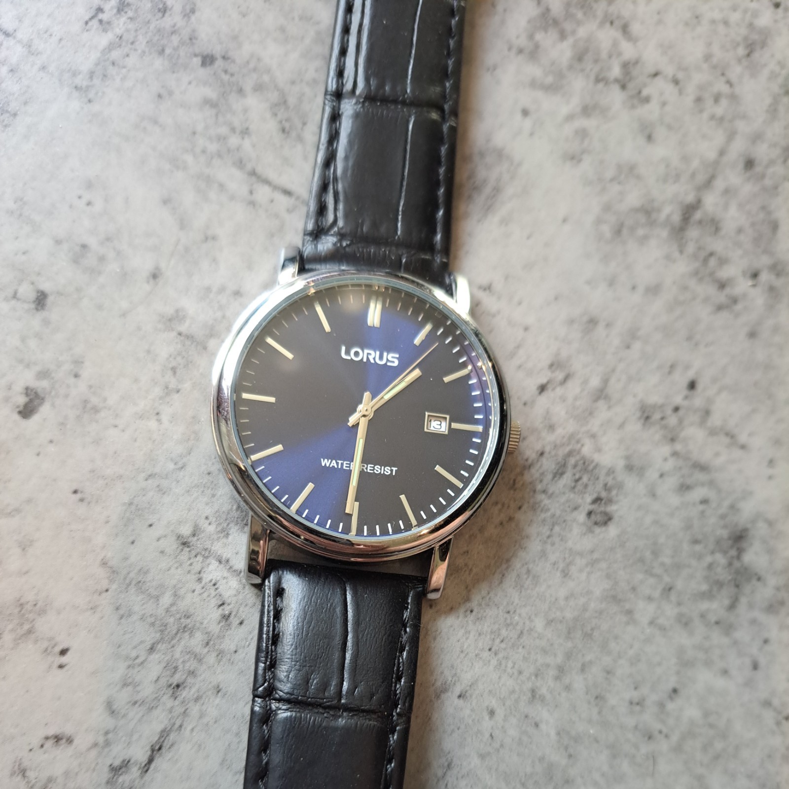 Mens Lorus NAVY DIAL SILVER HANDS Watch NEW CONDITION