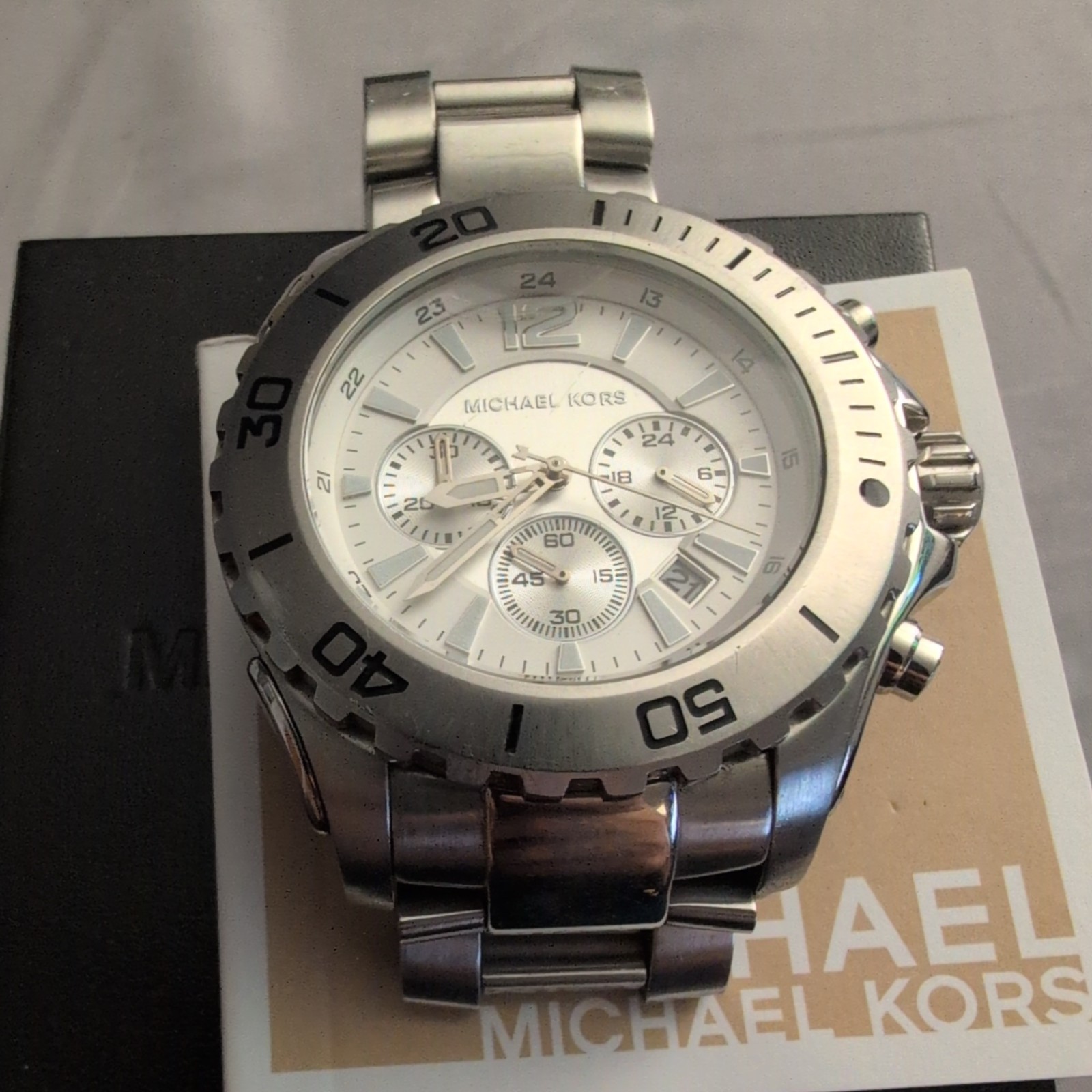 Michael Kors MK-8253 50mm Silver Tone Quartz Watch