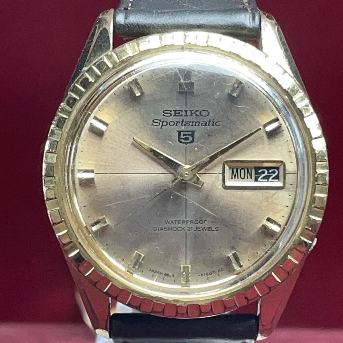 SEIKO 5 Sportsmatic 21J Automatic Day-Date 1966 Gold Dial Vintage Watch