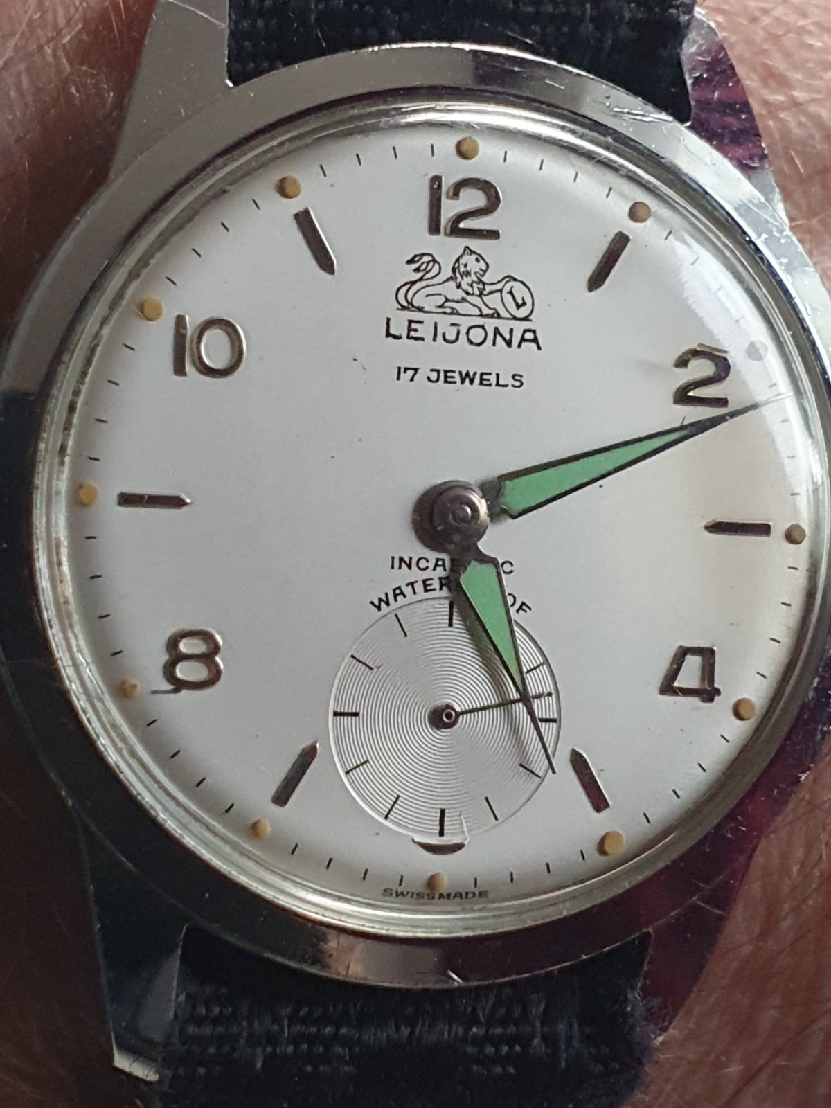 Vintage LEIJONA 17 Jewels Cal.A. Schild 1130 or “Wermachtswerk” Swiss Watch
