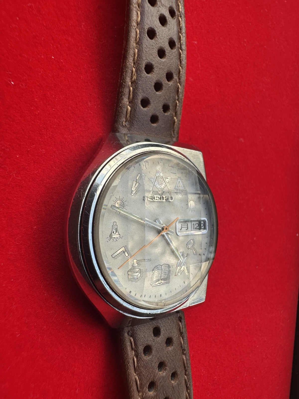 Rare Vintage 1972 Seiko Masonic asymmetrical JDM Automatic Men’s watch ￼