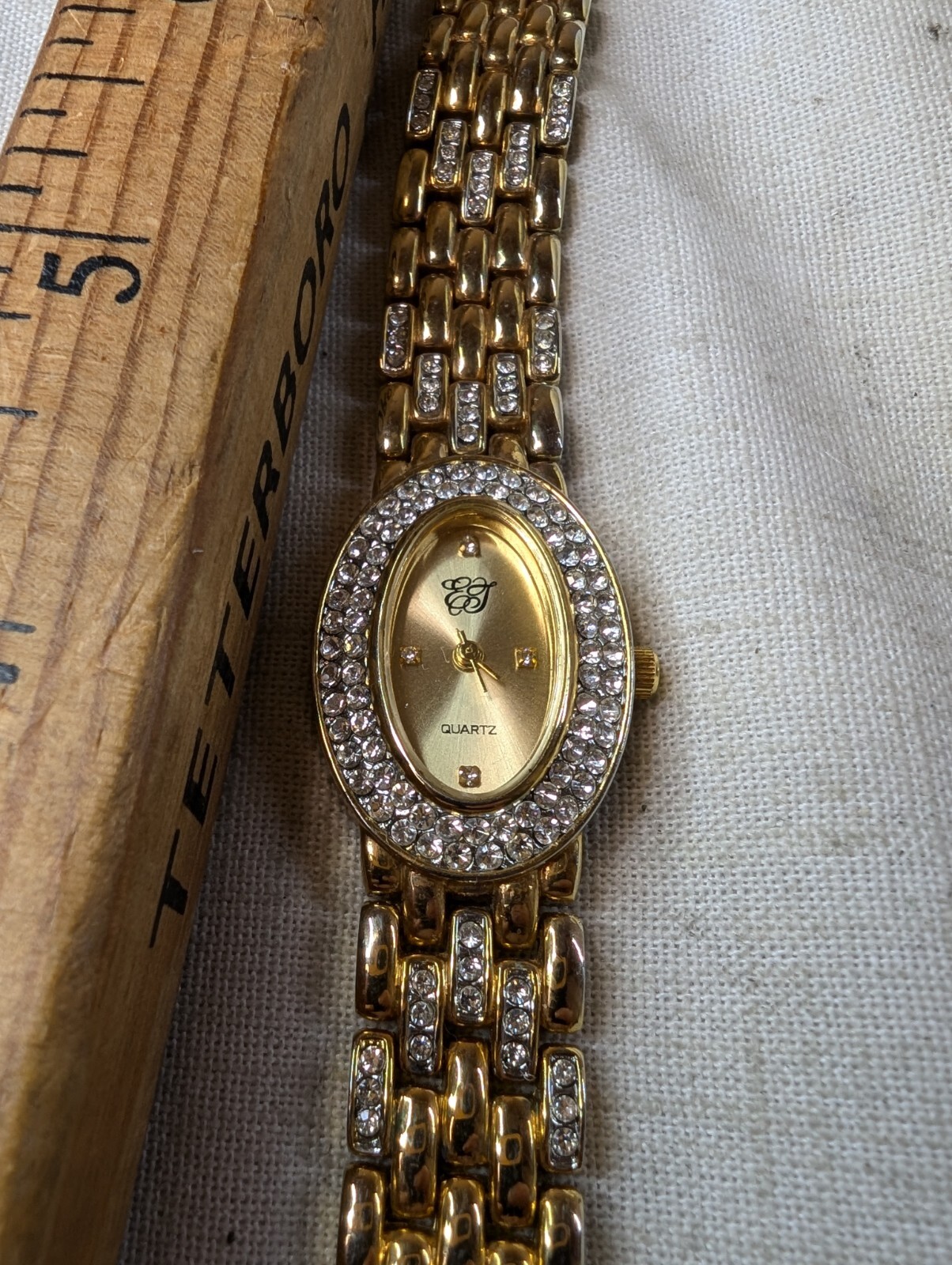 EJ Ernest Jones Womens Watch, Gold Tone w/ White Crystals, Fashion Wristwatch