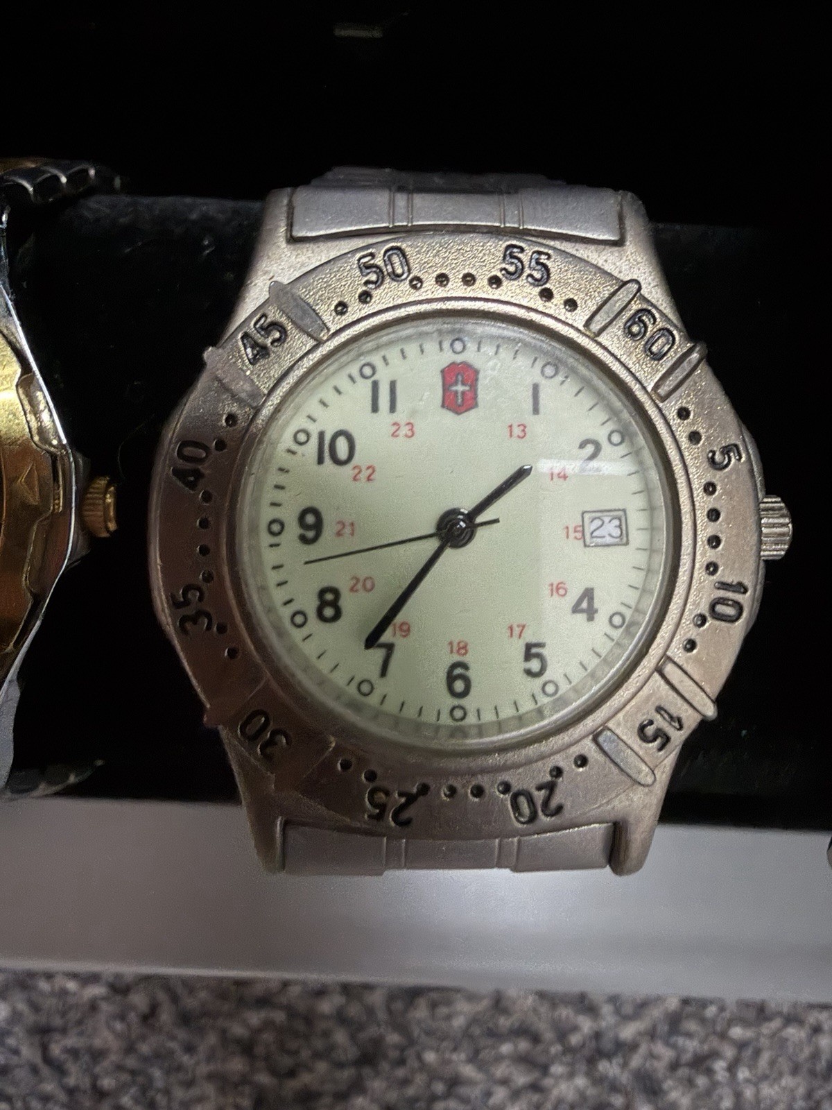 Designer Watches Gucci, Citizen, Swiss Army, Kenneth Cole, Michele Gold Women’s