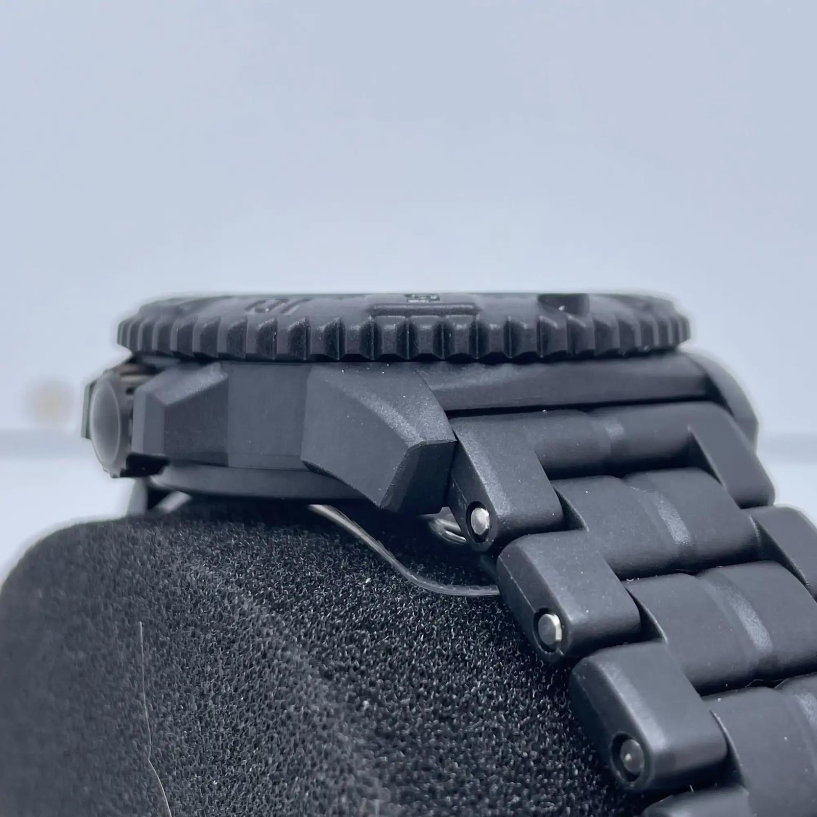 Unworn Luminox XS.3052.BO Navy Seal Colormark 44mm Carbonox Quartz Watch