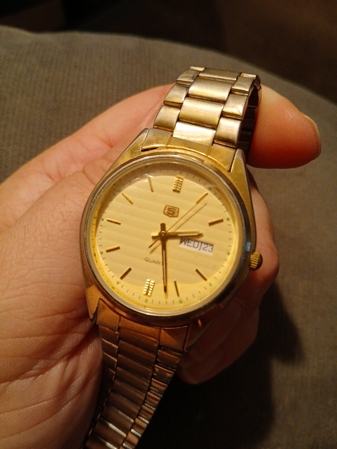3 Vintage Watches. I Believe They Just Need Batteries. See Pictures