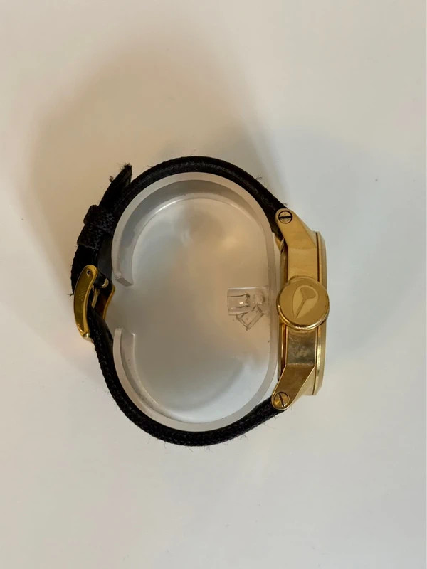 Nixon The Chronicle 44 Gold Watch