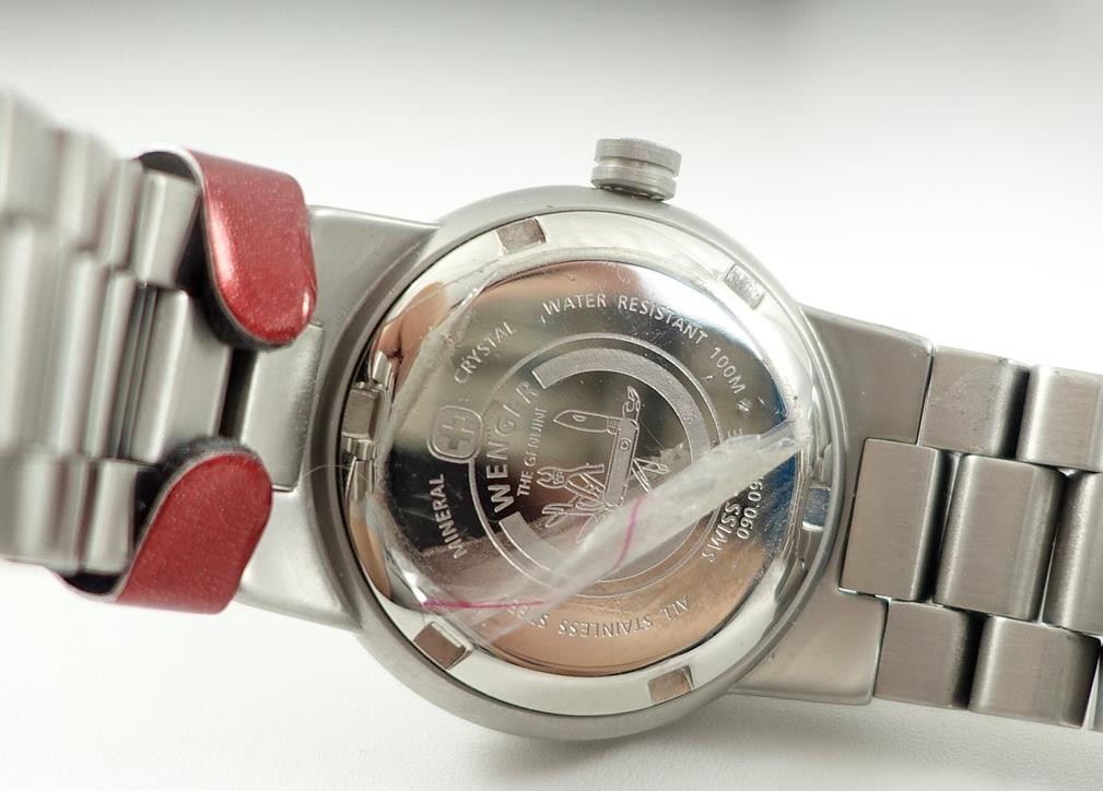 WENGER 090.0920 unisex 7.25″ watch date 100m SMT mineral crystal stainless