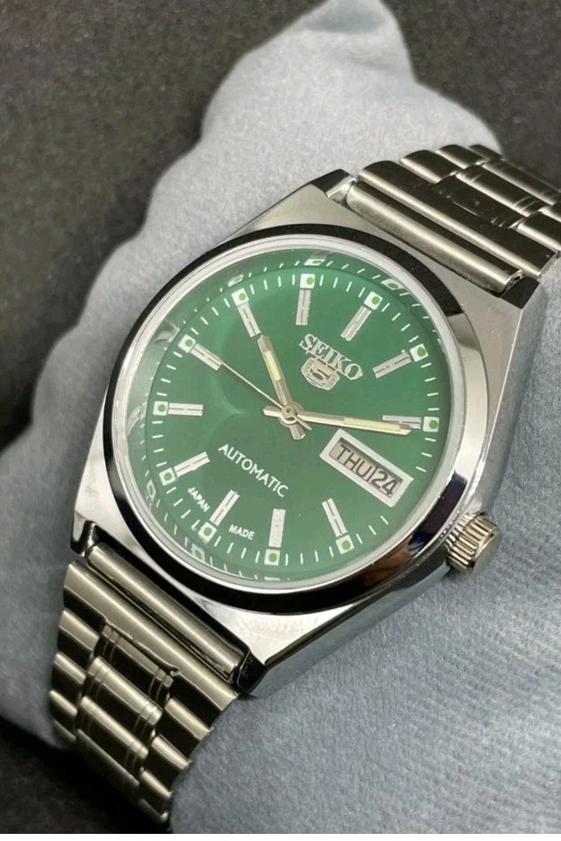 Seiko Refurbished Green Dial Day / Date Men’s Wrist Watch Free Shipping Vintage