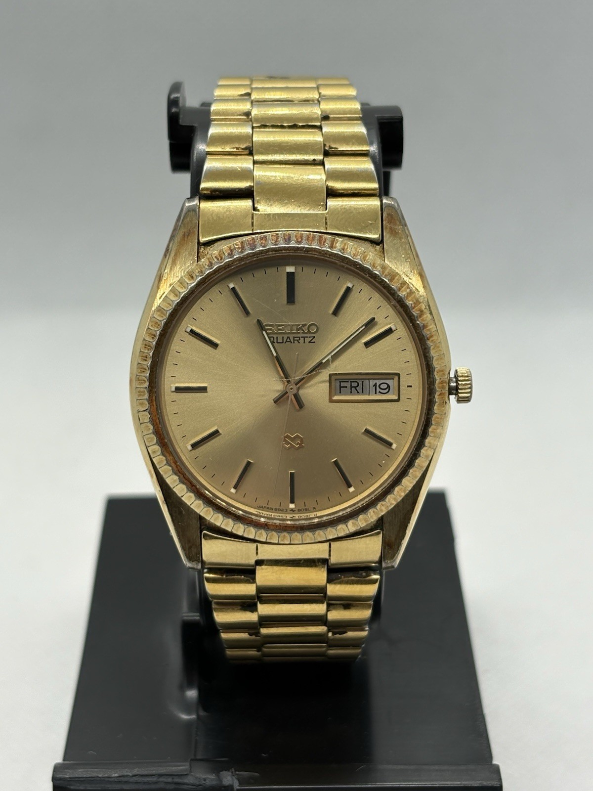Vintage Seiko SQ President 6923-8089 Gold Tone Fluted Bezel Day Date Men’s 1985