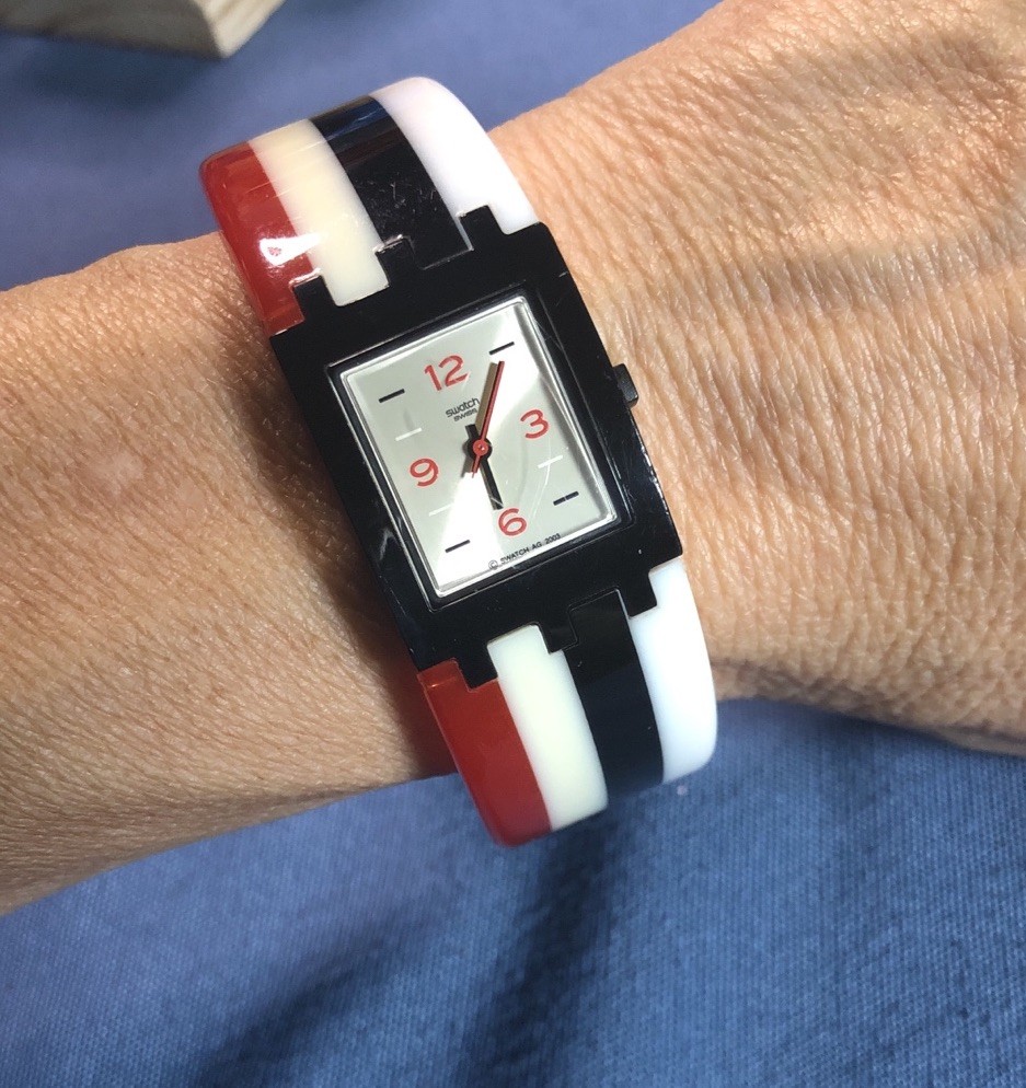 SWATCH Square 2004 – SUBB108 – Around You Needs Battery Acrylic Bangle Bracelet