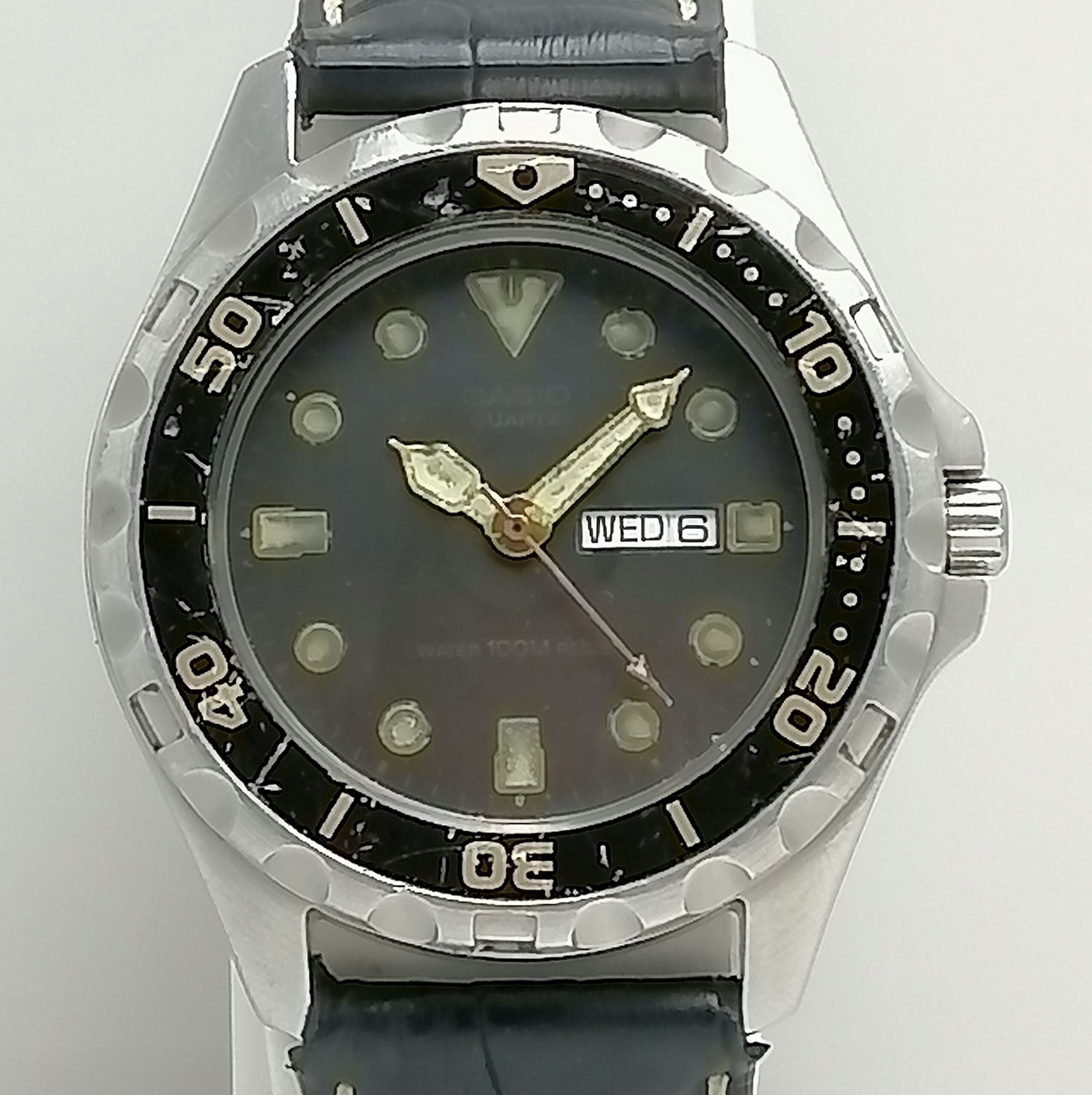 CASIO MD-513 Day Date Module 709 Quartz Vintage Diver Watch