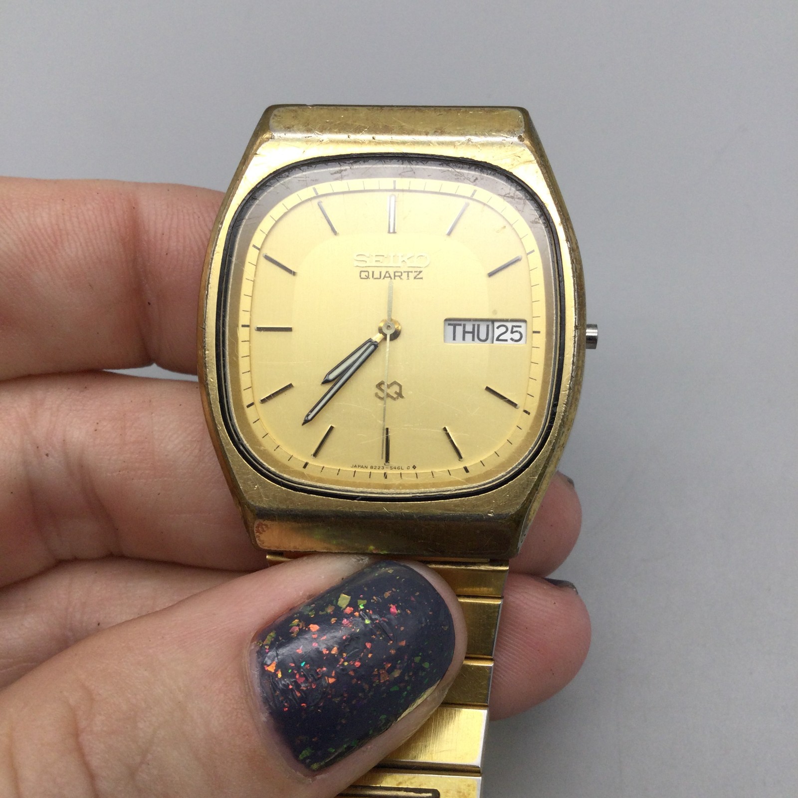 Seiko SQ Watch Women 33mm Gold Tone Day Date 8223-5359 BROKEN PARTS REPAIR 7.75″