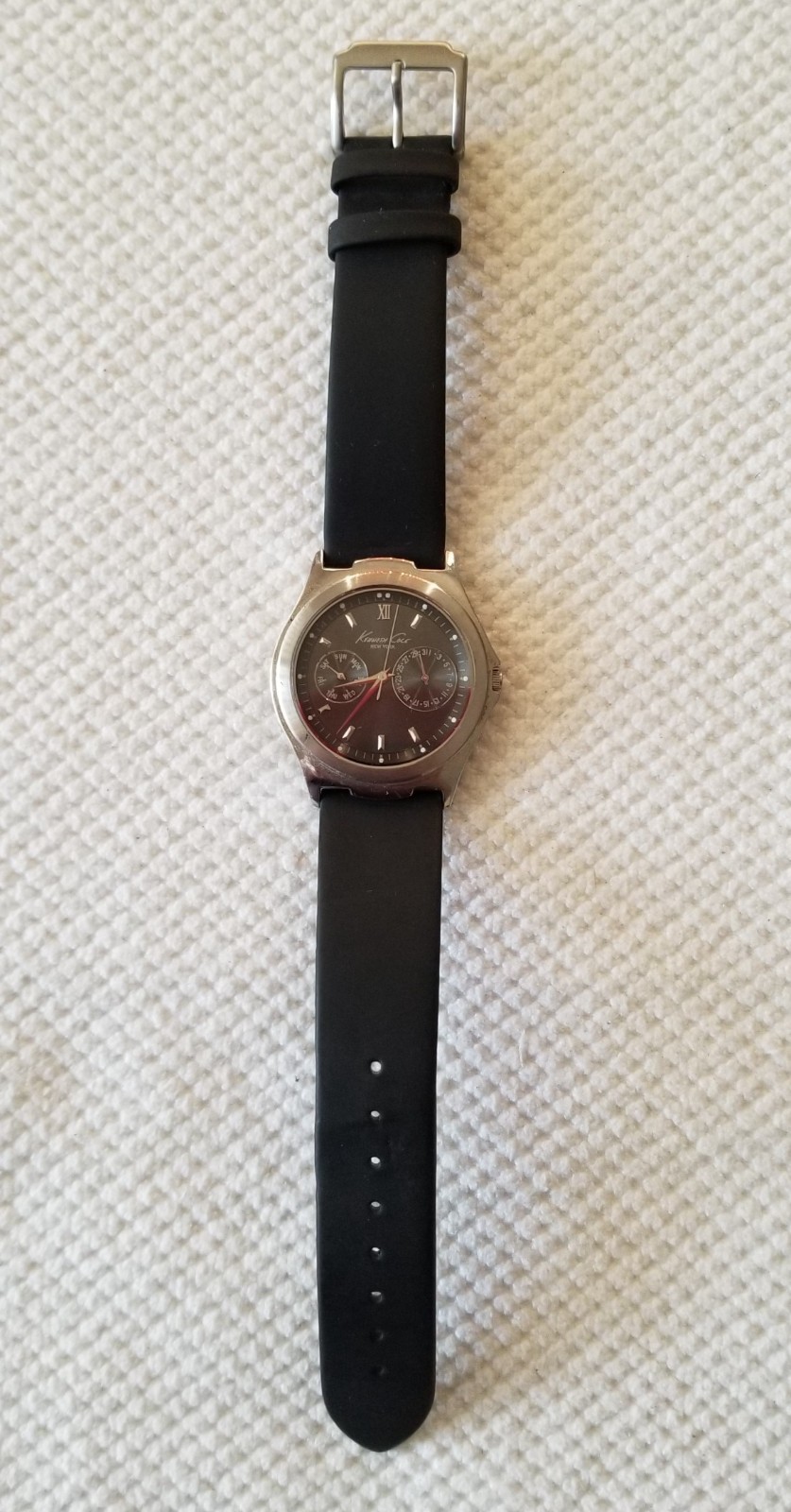Kenneth Cole Silver Tone Day/Date Watch KC1178 Black Urethane 6″-8″ New Battery