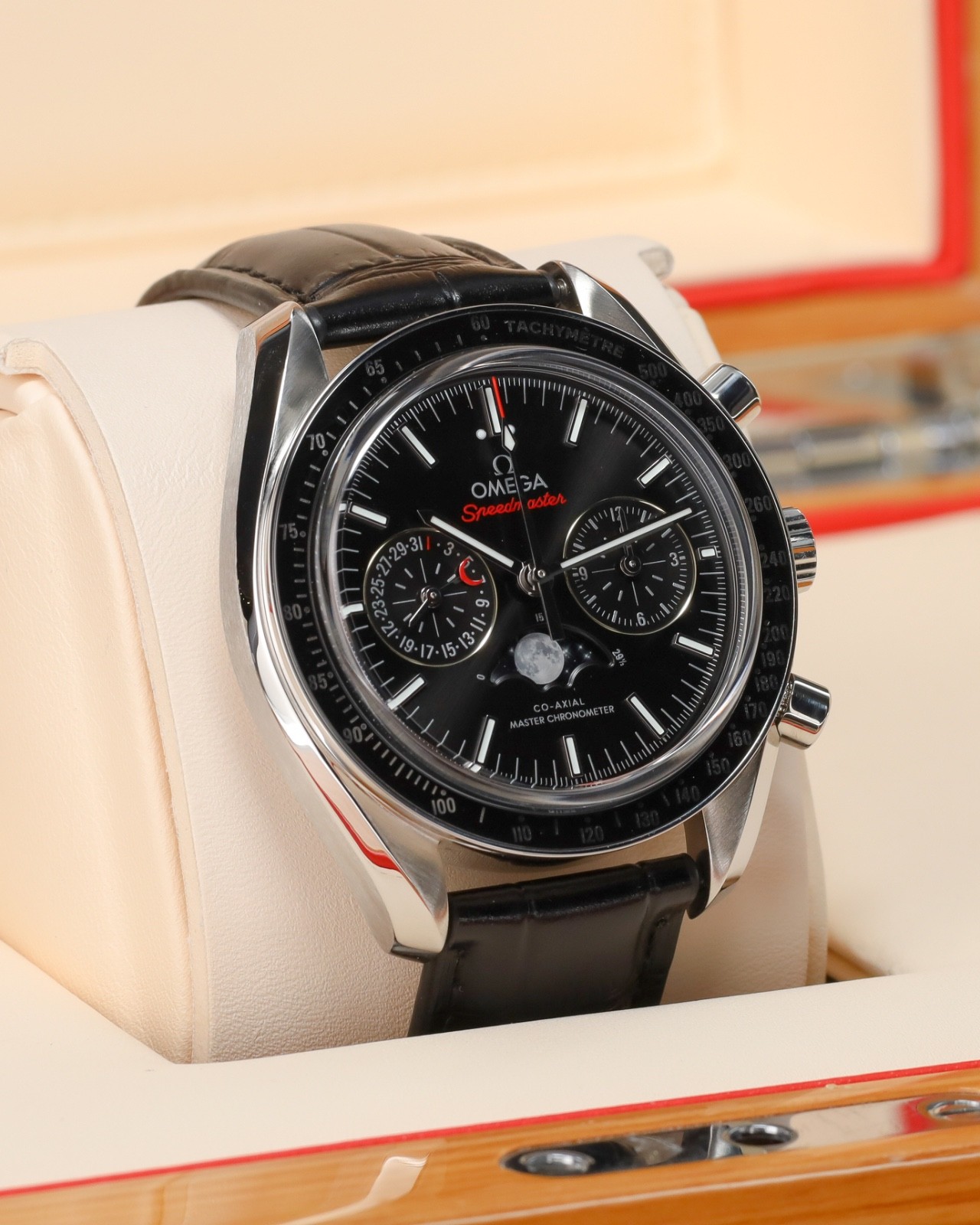 Omega Speedmaster Moonphase Moonwatch 2022 Co-Axial [Complete] Black Dial