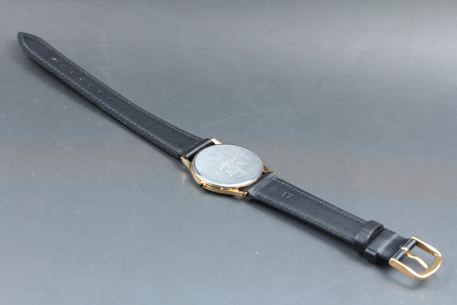[Near MINT] Vintage SEIKO DOLCE 8N41-6060 White Dial Watch Quartz From JAPAN