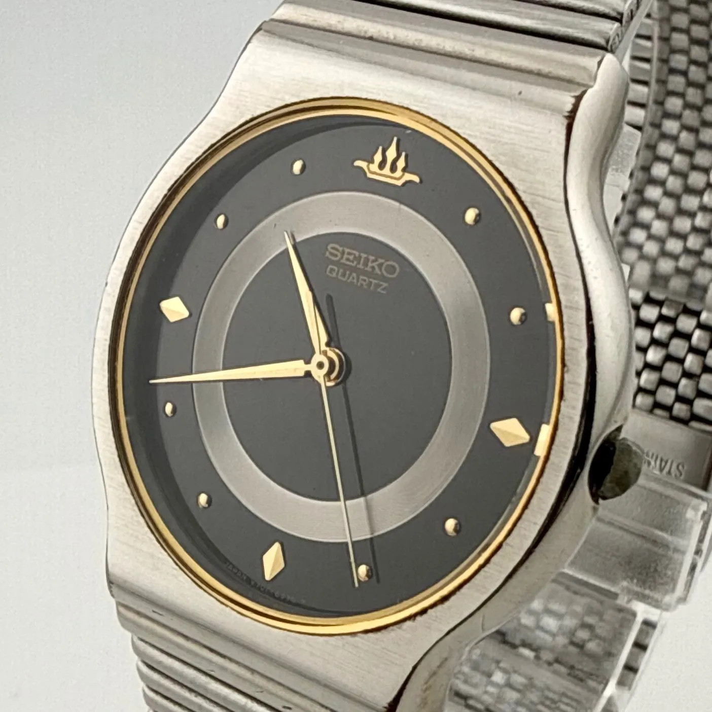 SEIKO V701-6K90 Vintage Men’s/Boys’ Quartz Watch, Working Condition, Bat