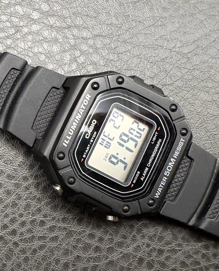 Casio W-218H Illuminator Black Digital Sports Watch 50M Water Resistant WORKS!