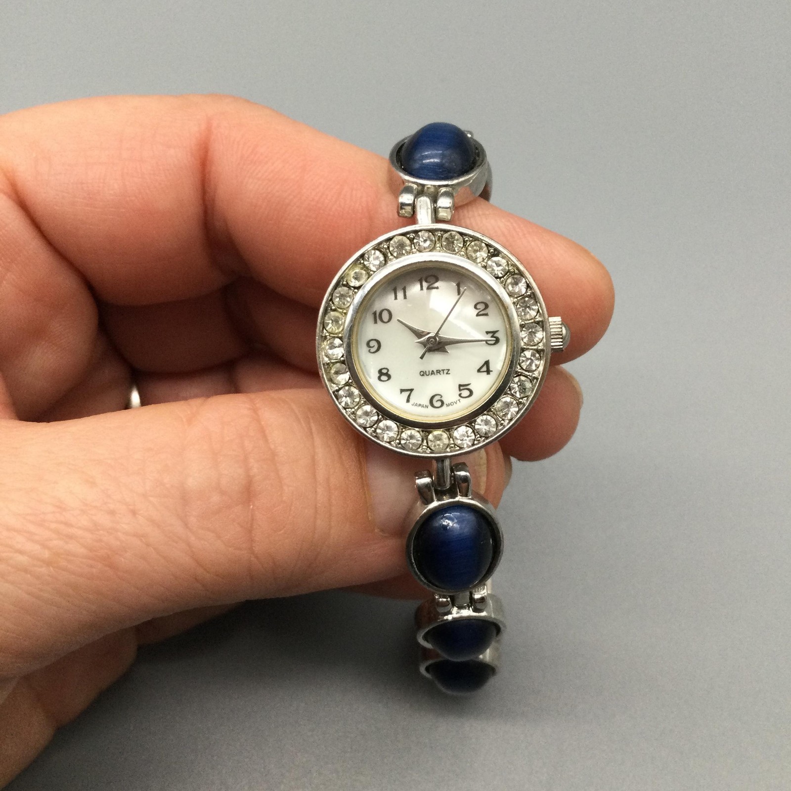 Blue Cabochon Womens Watch 22mm MOP Dial Crystals Silver Tone New Battery 7″