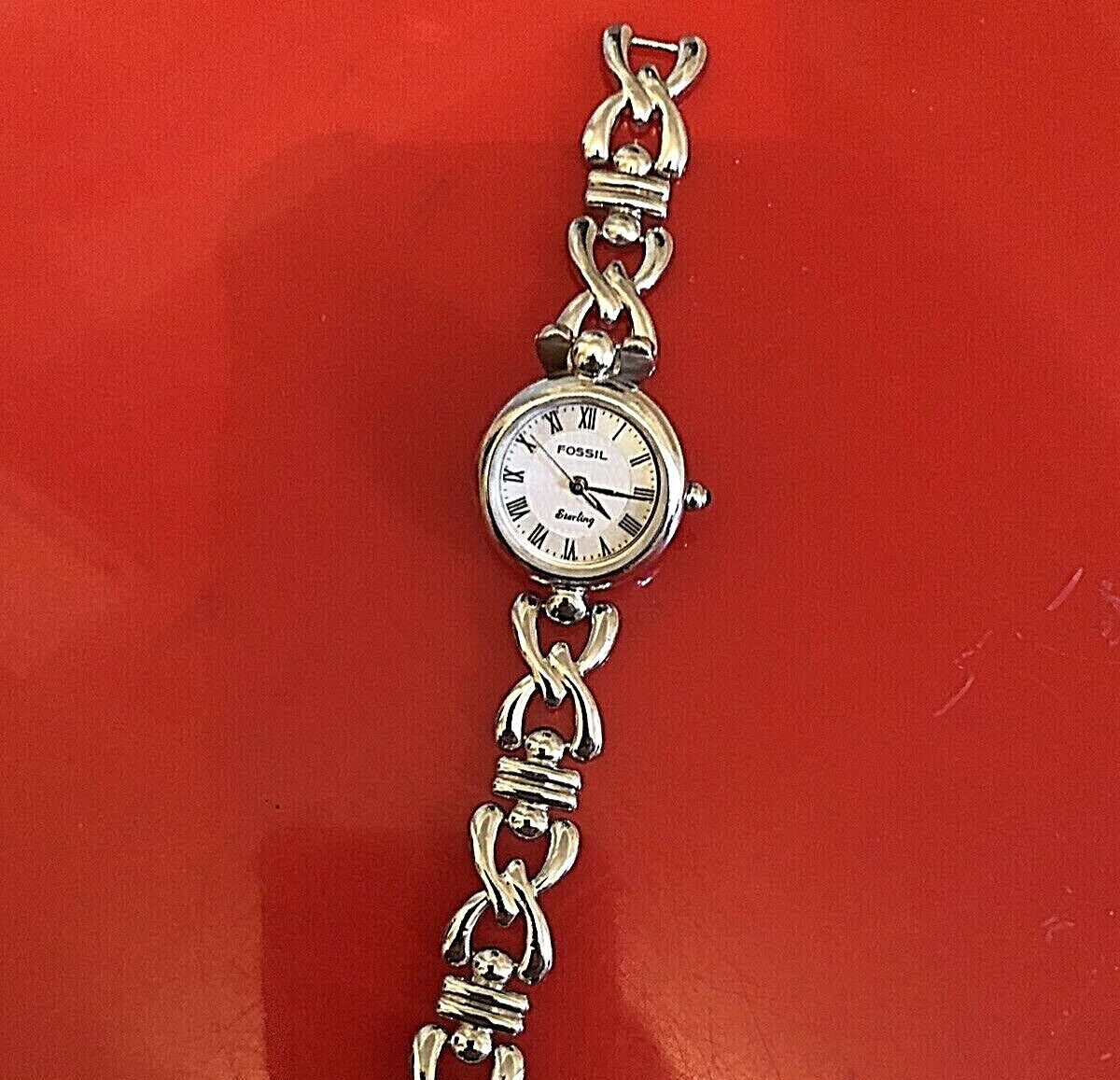 Fossil Quartz Women’s Watch – White Dial, 925 Silver Rhodium Bracelet – New