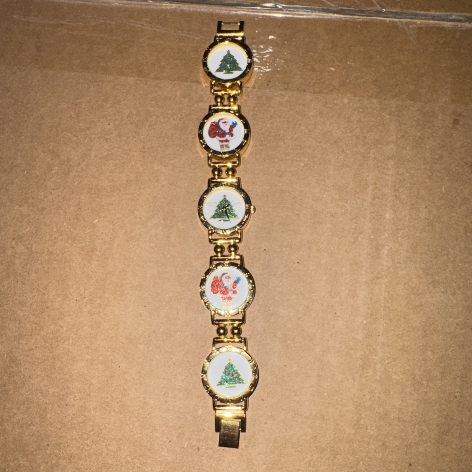 VTG LAFAYETTE Ladies Watch New Battery Sparkly Christmas Santa Tree SO CUTE!