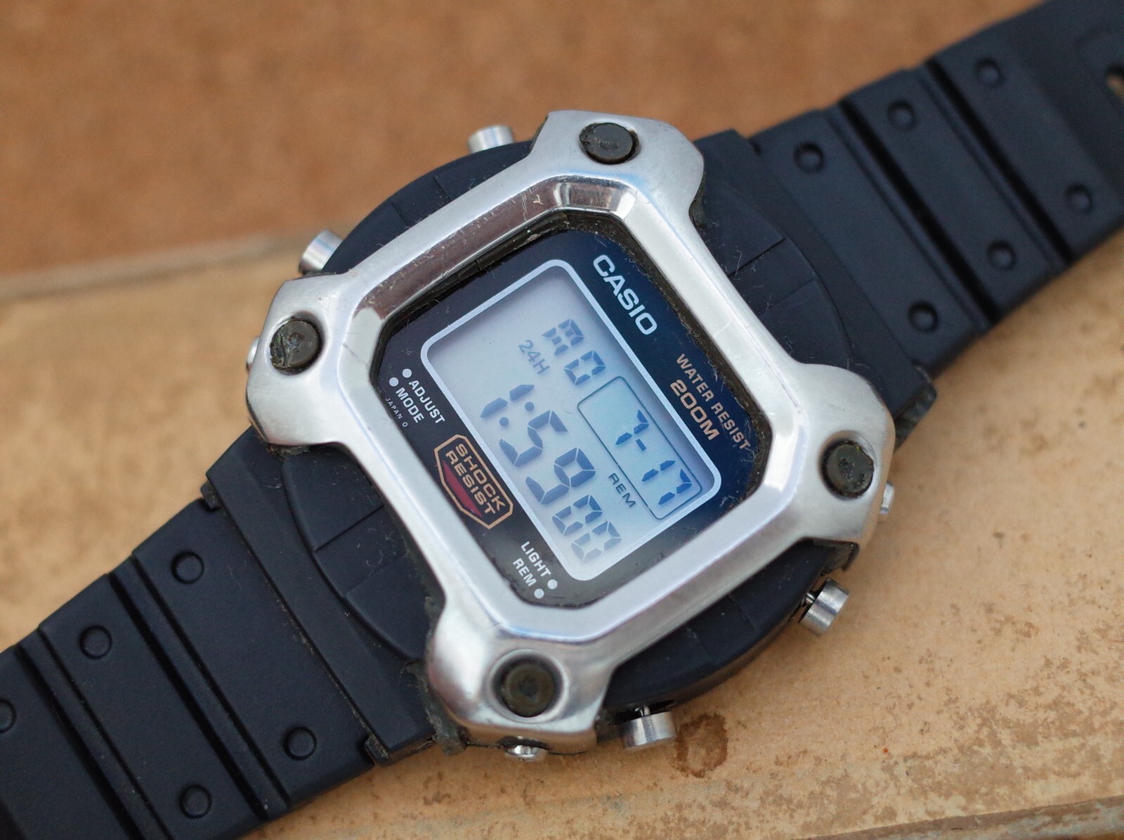 RARE Vintage Casio G-Shock DW-6400 DW 6400 Gundam JAPAN Retro need new bezel!!!!