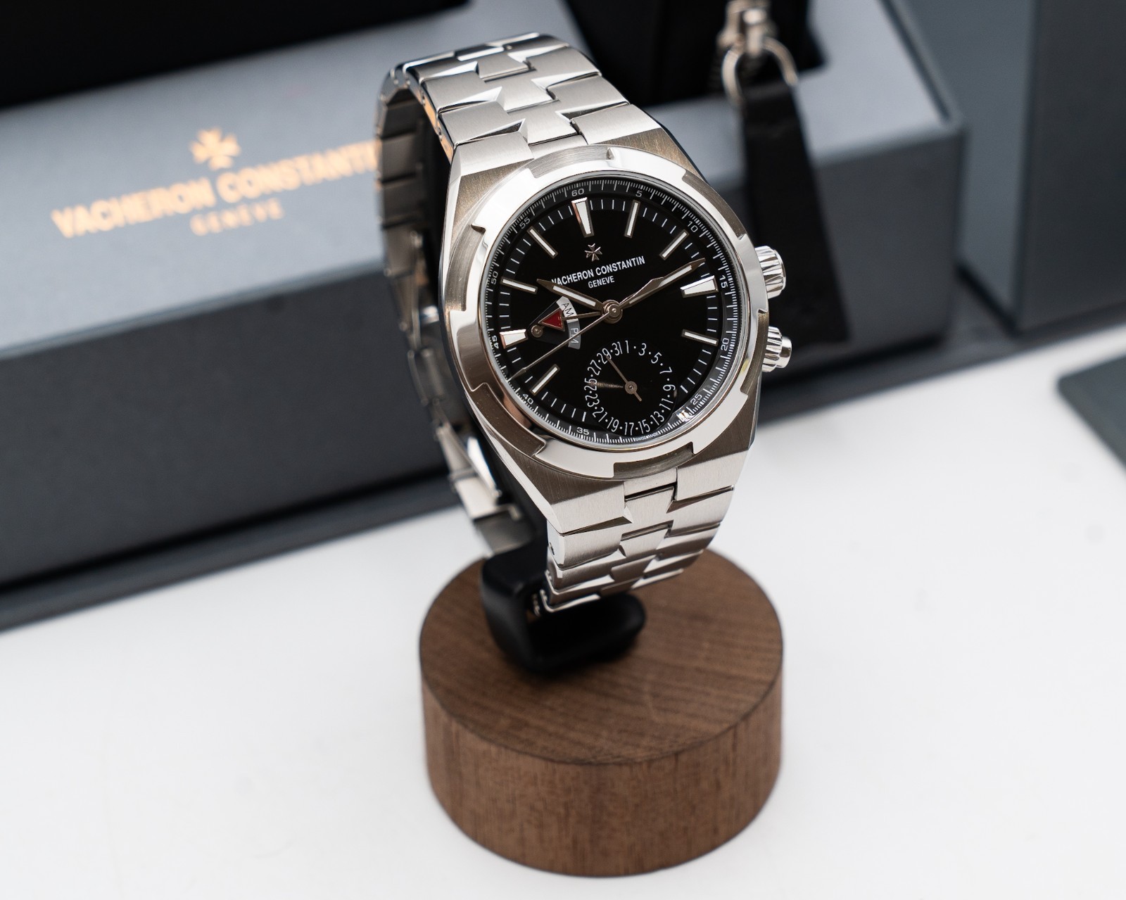 Vacheron Constantin Overseas 41mm 7920V/210A-B546 Dual Time Black Dial 2026
