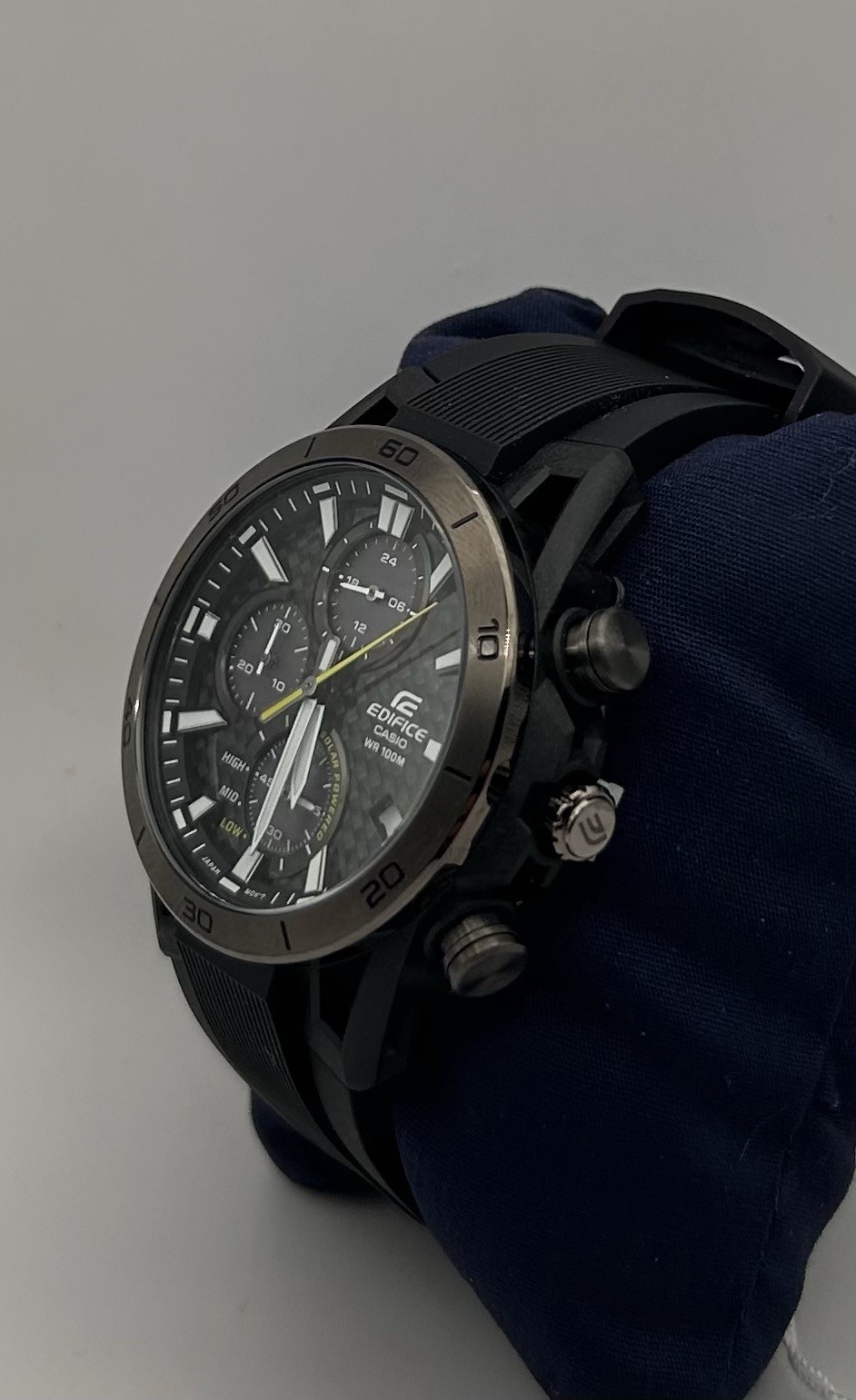 Casio Edifice Sospensione EQS-960 Men’s Carbon Chrono Solar Quartz 44.5mm Watch