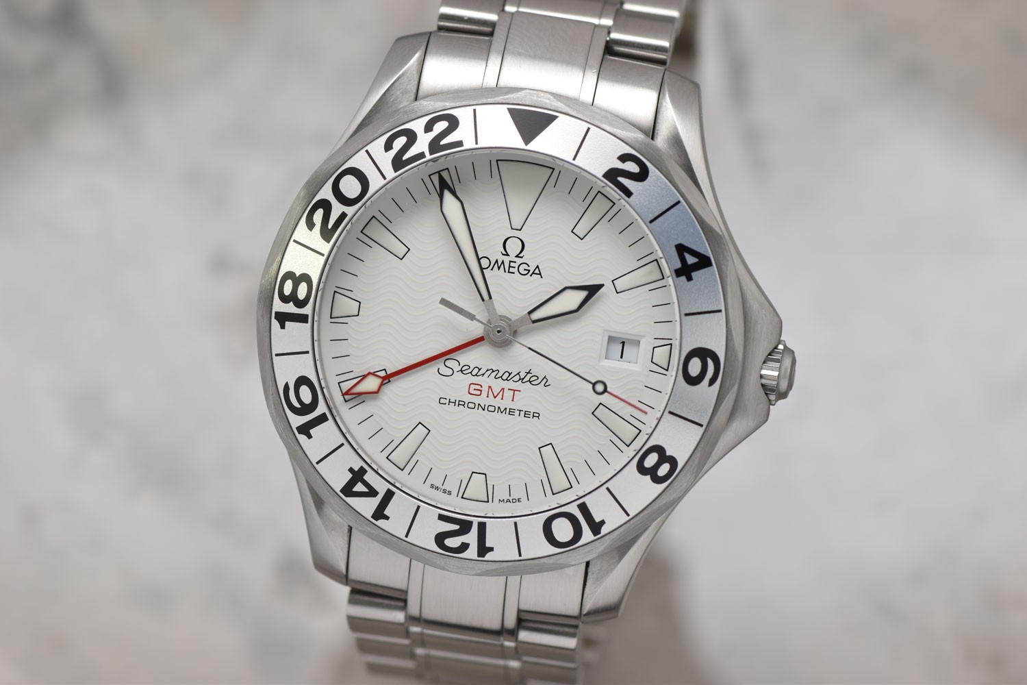 Mens Omega Seamaster GMT “Great White” Chronometer Stainless Steel 41MM 2538.20