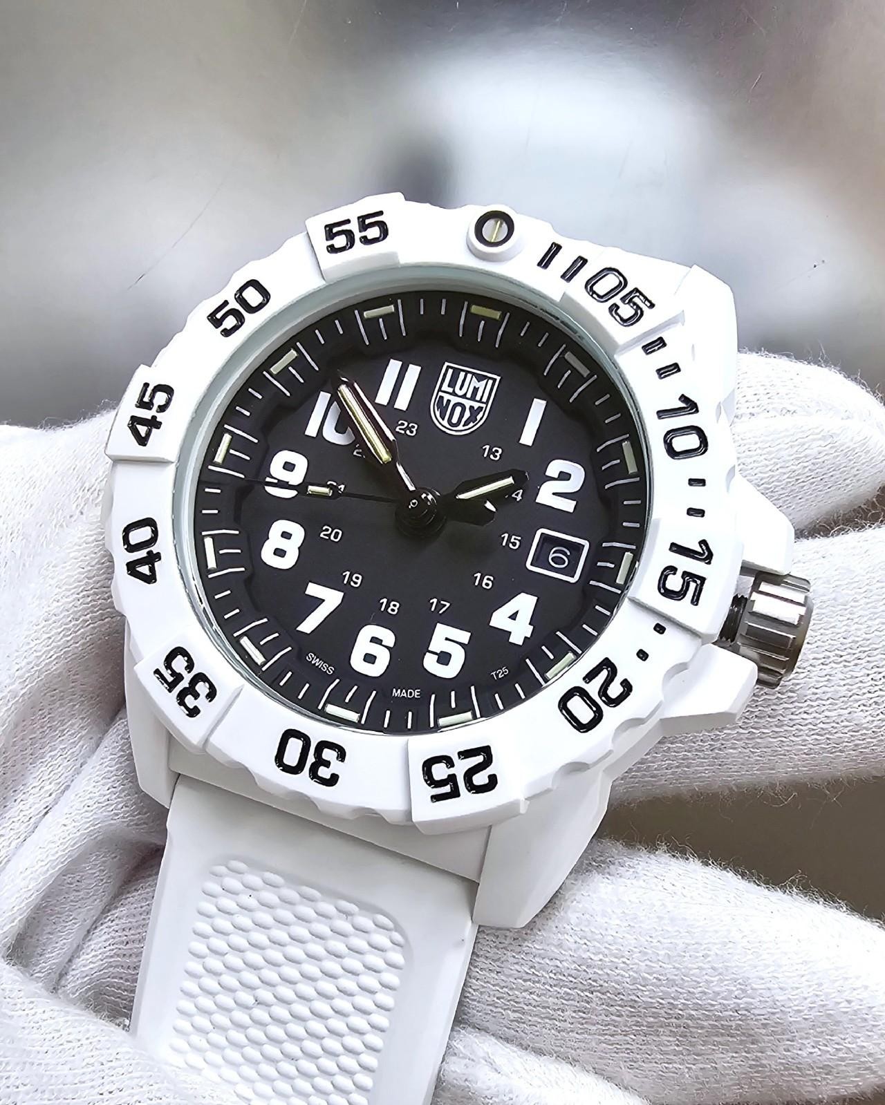 Luminox Navy Seal 3500 Quartz 45mm White Military Dive Men’s Watch XS.3507.WB