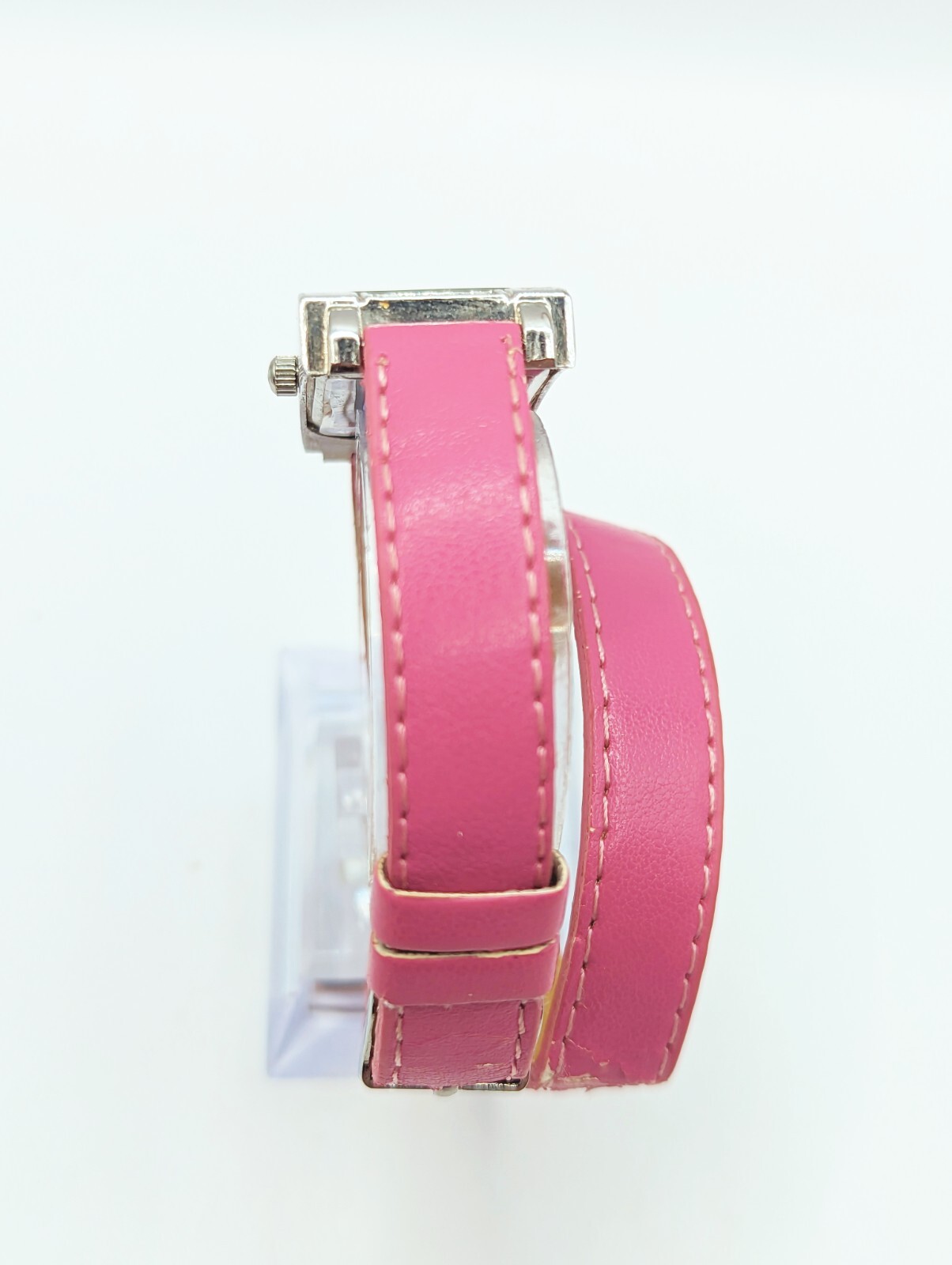 BT Quartz Women’s Pink Wrap Around Strap Leather Wristwatch Keeps Time New Batte