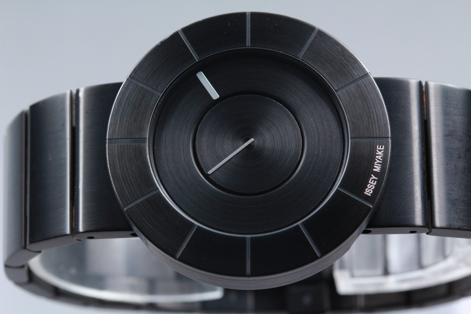 [Near MINT] ISSEY MIYAKE Tokujin Yoshioka designed Black Quartz Men’s Watch