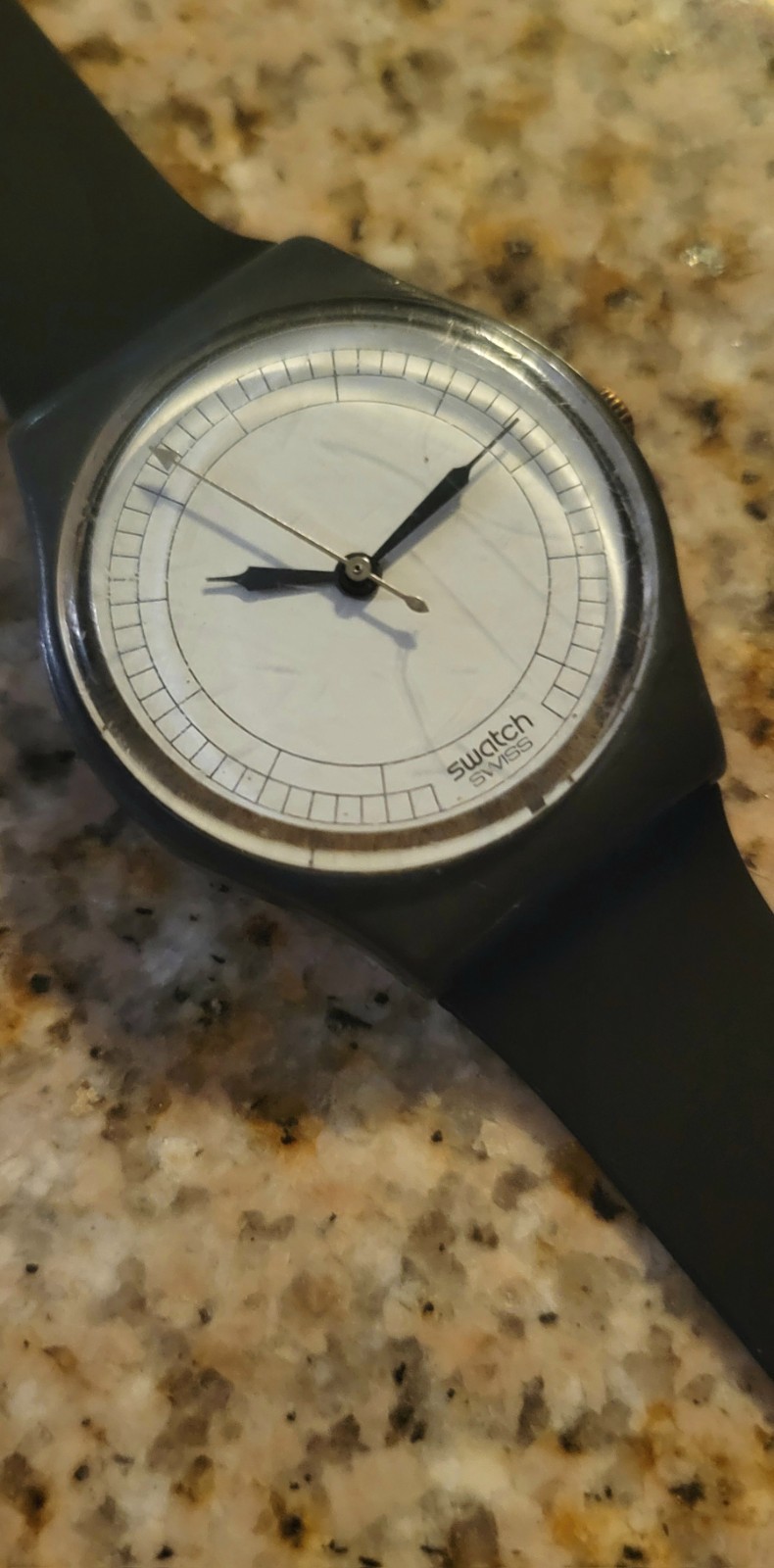 Swatch Watch Ladies Watch Gent GA103 1985 New Black Band White Dial Untested