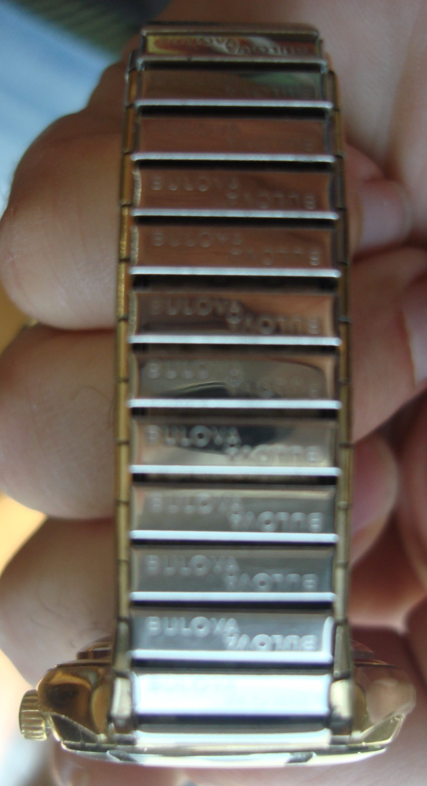 1979 Bulova N9 Swiss 17 Jewels ETA CW 2851 Champagne Brushed Dial wristwatch