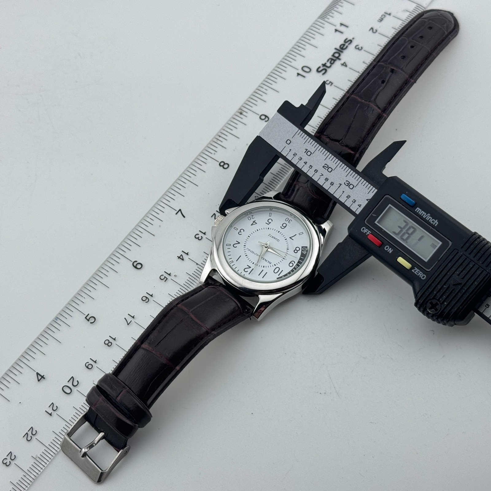 Boyd Gaming Quartz Watch Men Silver Faux Leather Japan Analog New Battery