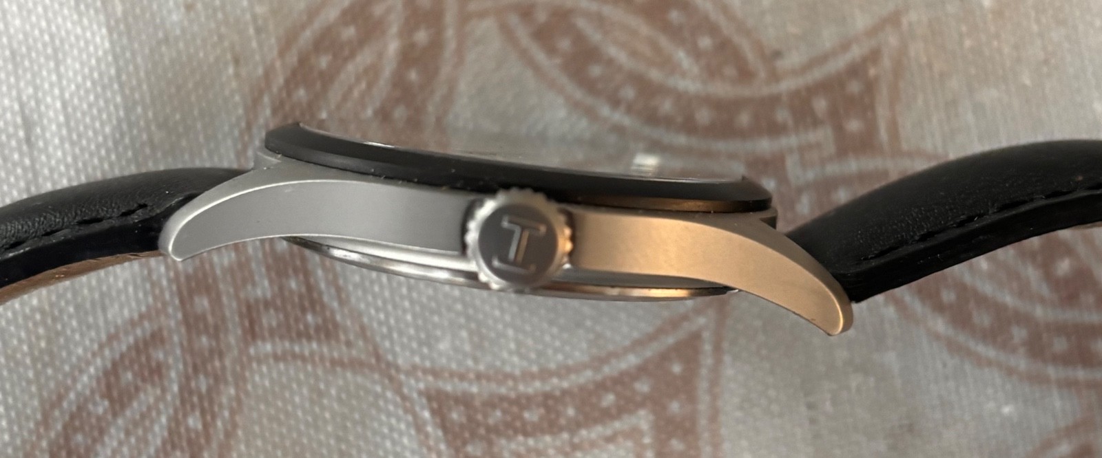 Hamilton khaki field SWAT Limited H684210 with original box