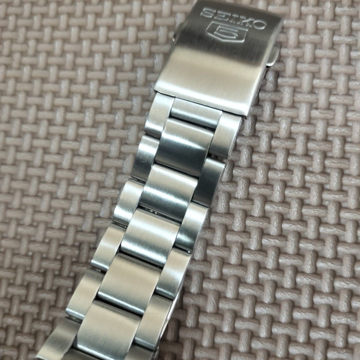 Seiko 5 SNKE01K1 Automatic Mens Watch Day-Date Black Dial 50m Japan