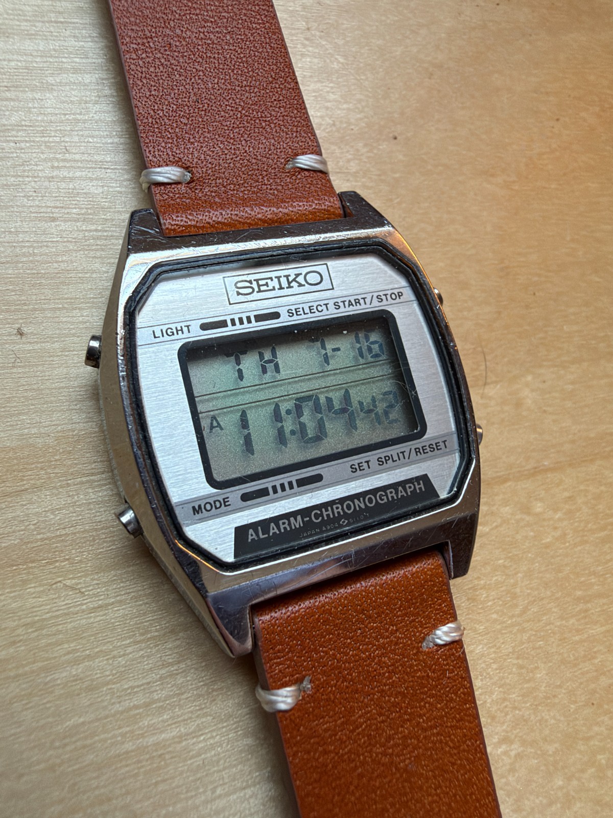 Vintage Seiko A904-5199 Digital LCD Watch Alarm Chronograph Box Works