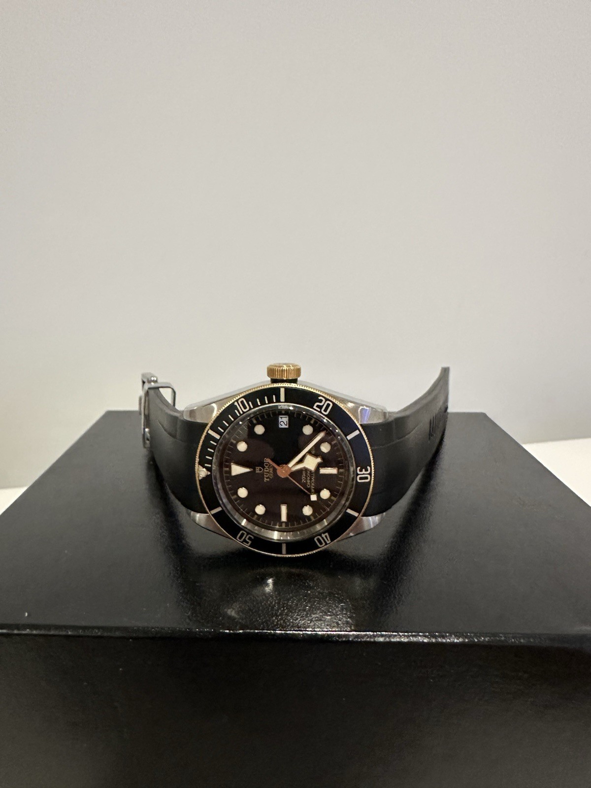 Tudor Black Bay 41mm Steel Gold S&G Rubber Strap Watch 79733N