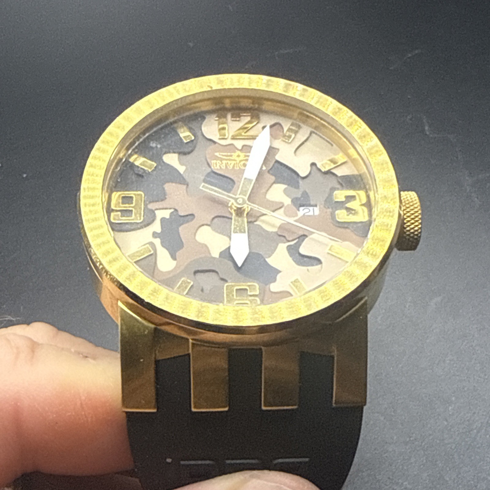 Invicta DNA watch gold-tone case and a brown camouflage dial New Battery
