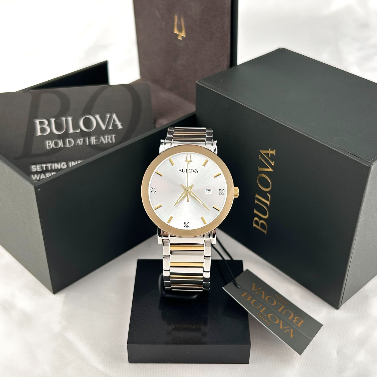 Bulova Futuro 98D151 Modern Silver Dial Diamond Calendar Men’s Quartz Watch 42mm