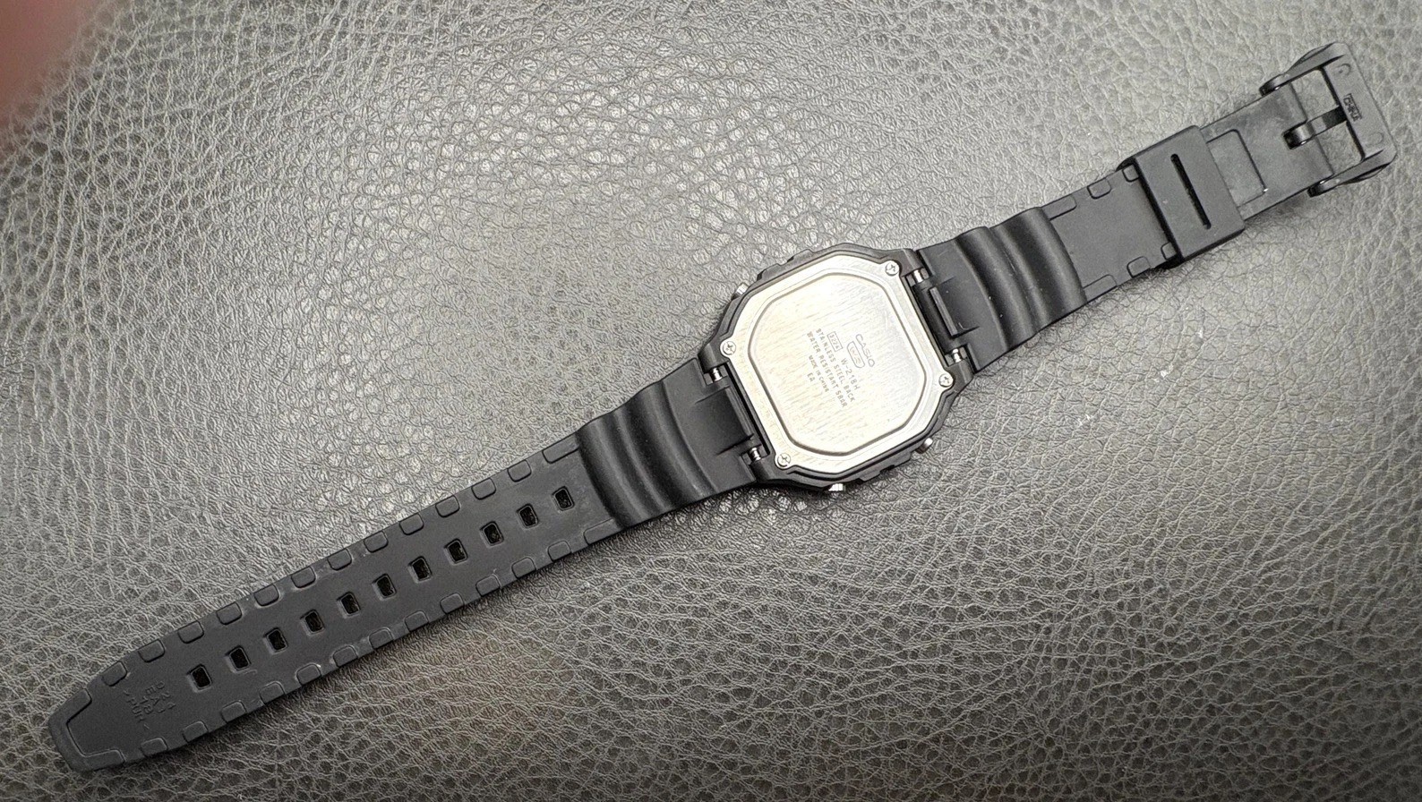 Casio W-218H Illuminator Black Digital Sports Watch 50M Water Resistant WORKS!