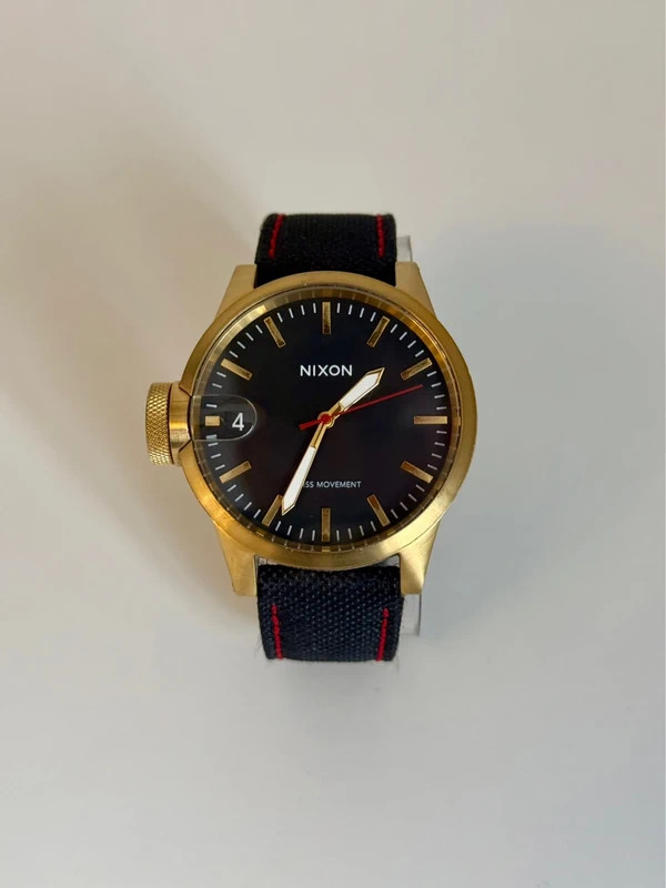 Nixon The Chronicle 44 Gold Watch