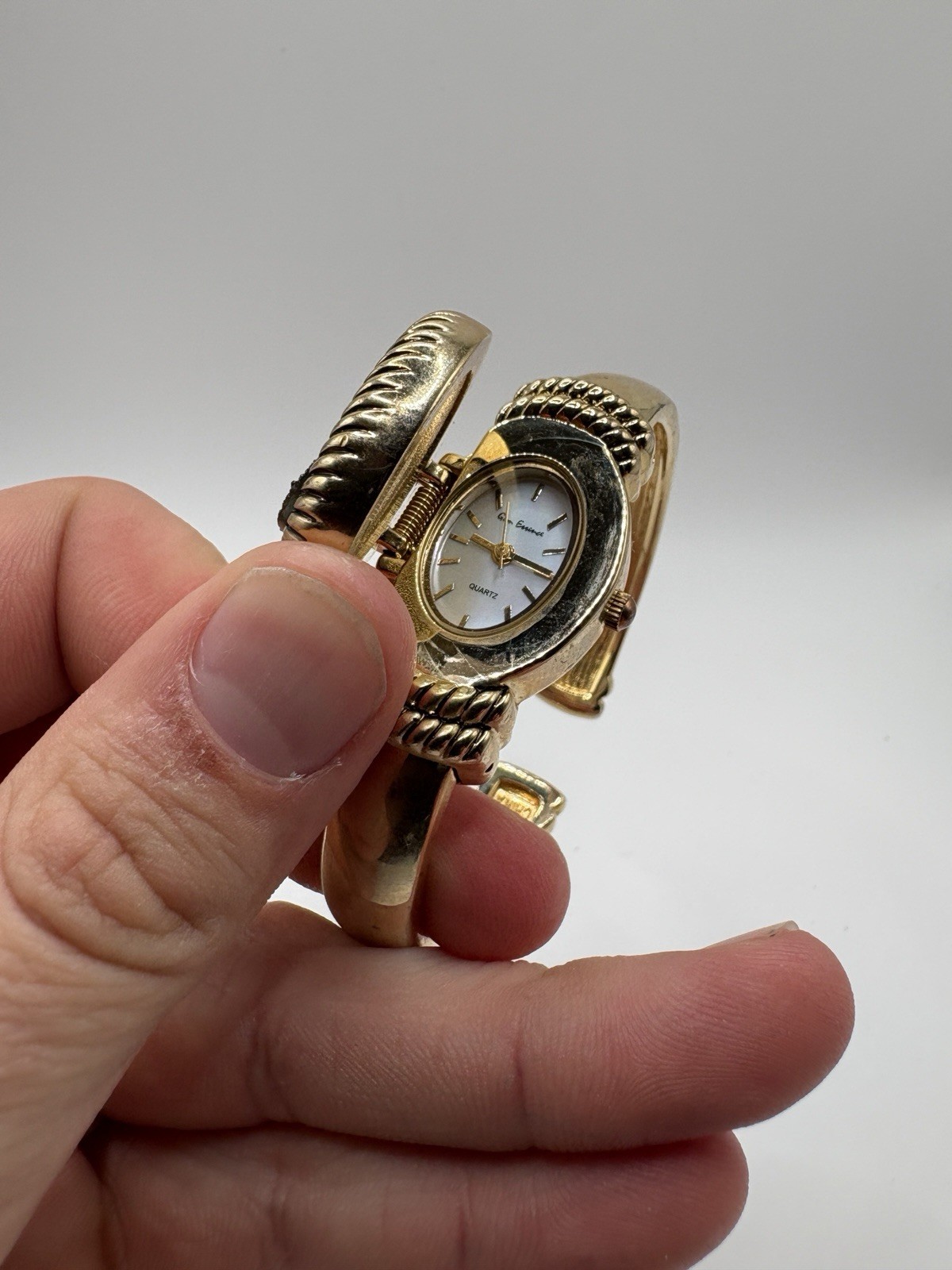 gem Essence women’s Sparkle Lockett Watch One Size Goldtone – Untested