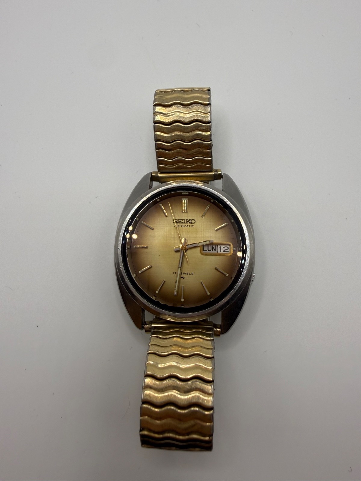 1985 Vintage Seiko 5 Automatic 17 Jewels Wristwatch model 7009 Speidel USA Band